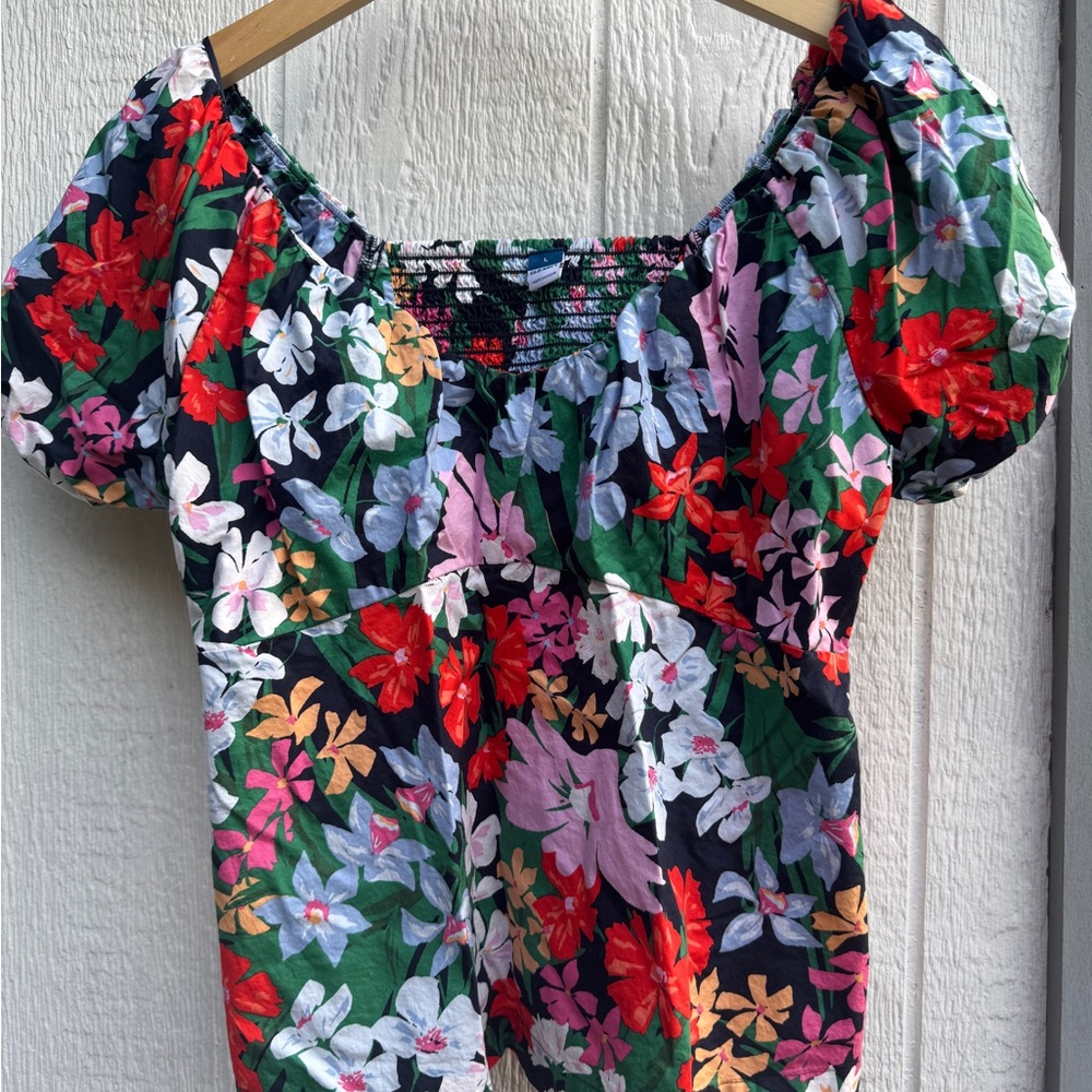 Old Navy Red and White Puff Sleeve Smocked Blouse